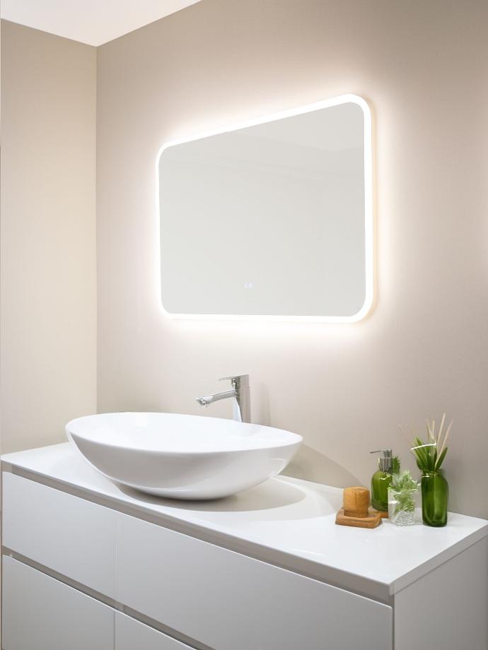 Neuer LED Spiegel mit RE