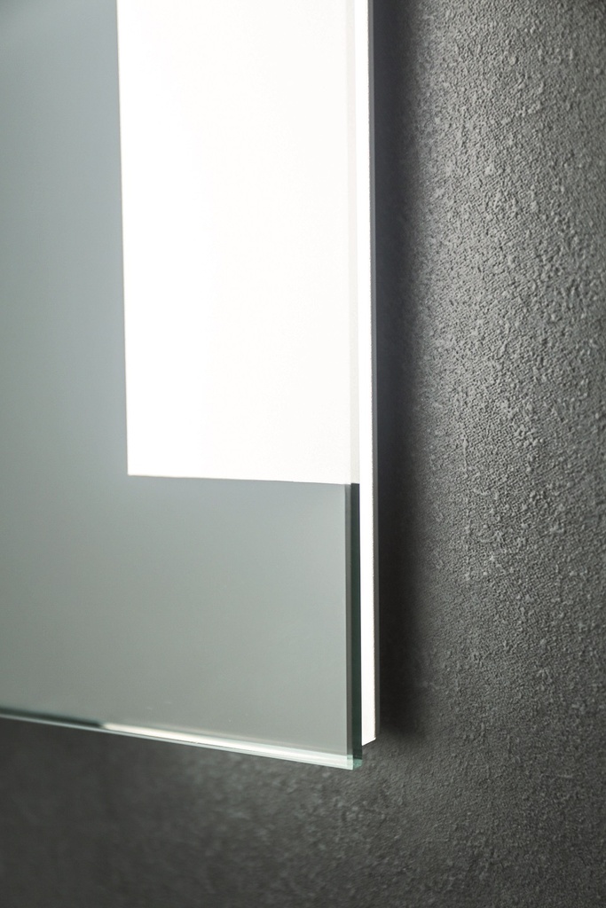 Tiga-Line mit 2-LED Streifen 700mm hoch